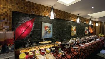 Free daily English breakfast