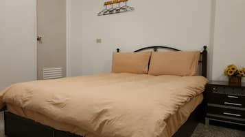 Habitación doble económica, 1 cama matrimonial | Edredón, wifi gratis y ropa de cama