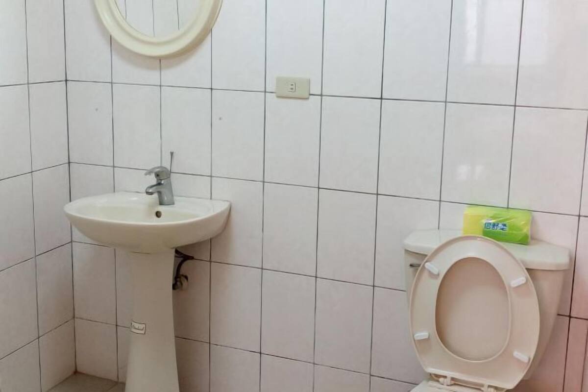 Shower, free toiletries, hair dryer, slippers