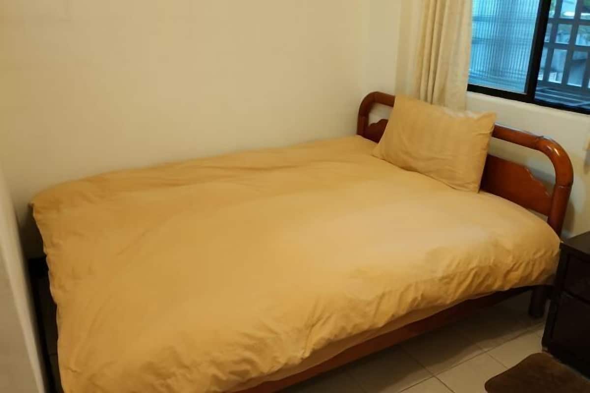 Down duvets, free WiFi, bed sheets