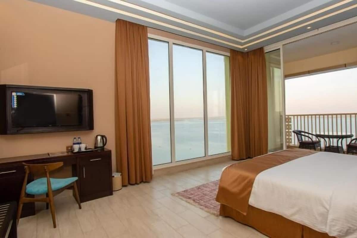 Minibar, in-room safe, desk, soundproofing