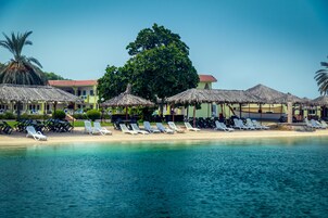 One Bedroom Suite with Pool and Sea View | View from property