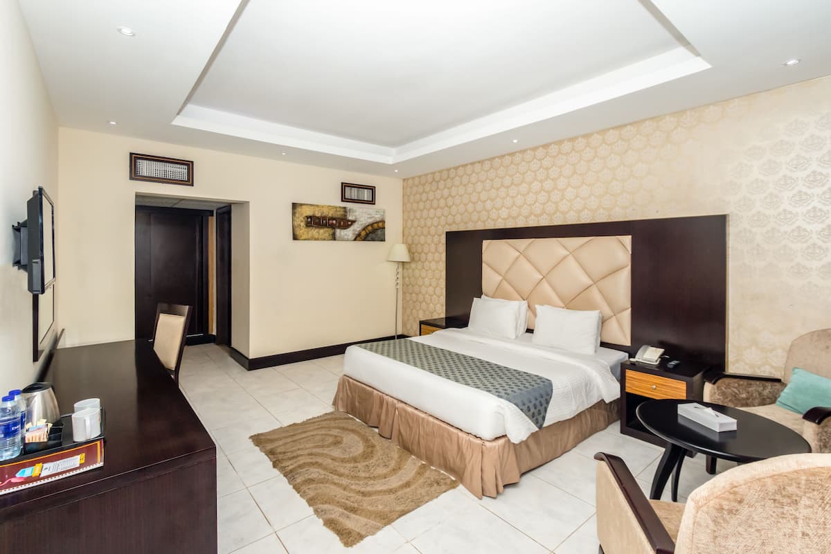 Minibar, in-room safe, desk, soundproofing