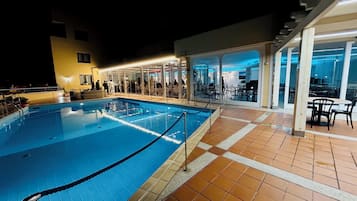 Seasonal outdoor pool