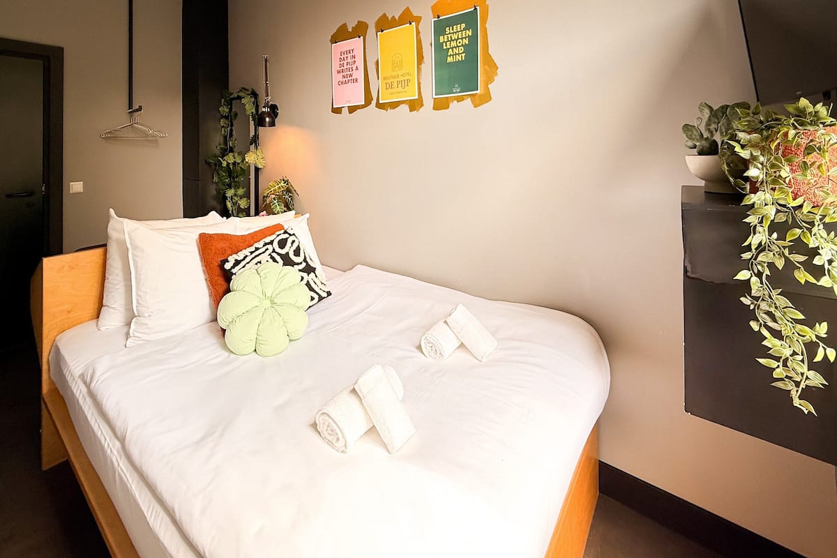 Double Room (Small)