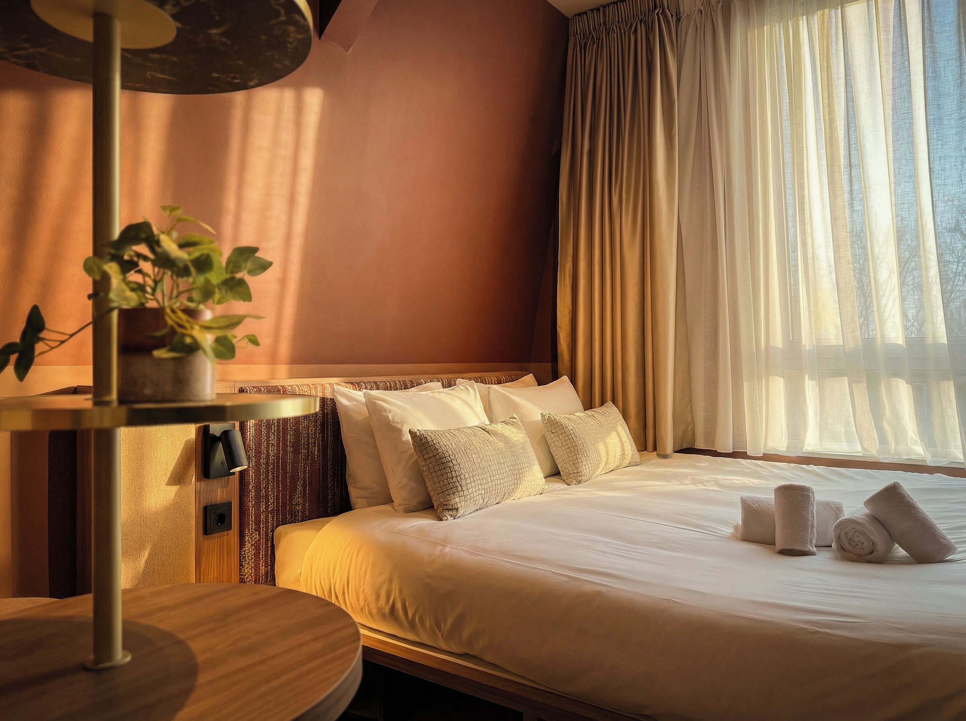 Habitación doble superior (Large) | Caja de seguridad en la habitación, escritorio y cortinas blackout 