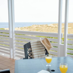 Beach/ocean view - Apartamentos Las Pérgolas (Mercadal)