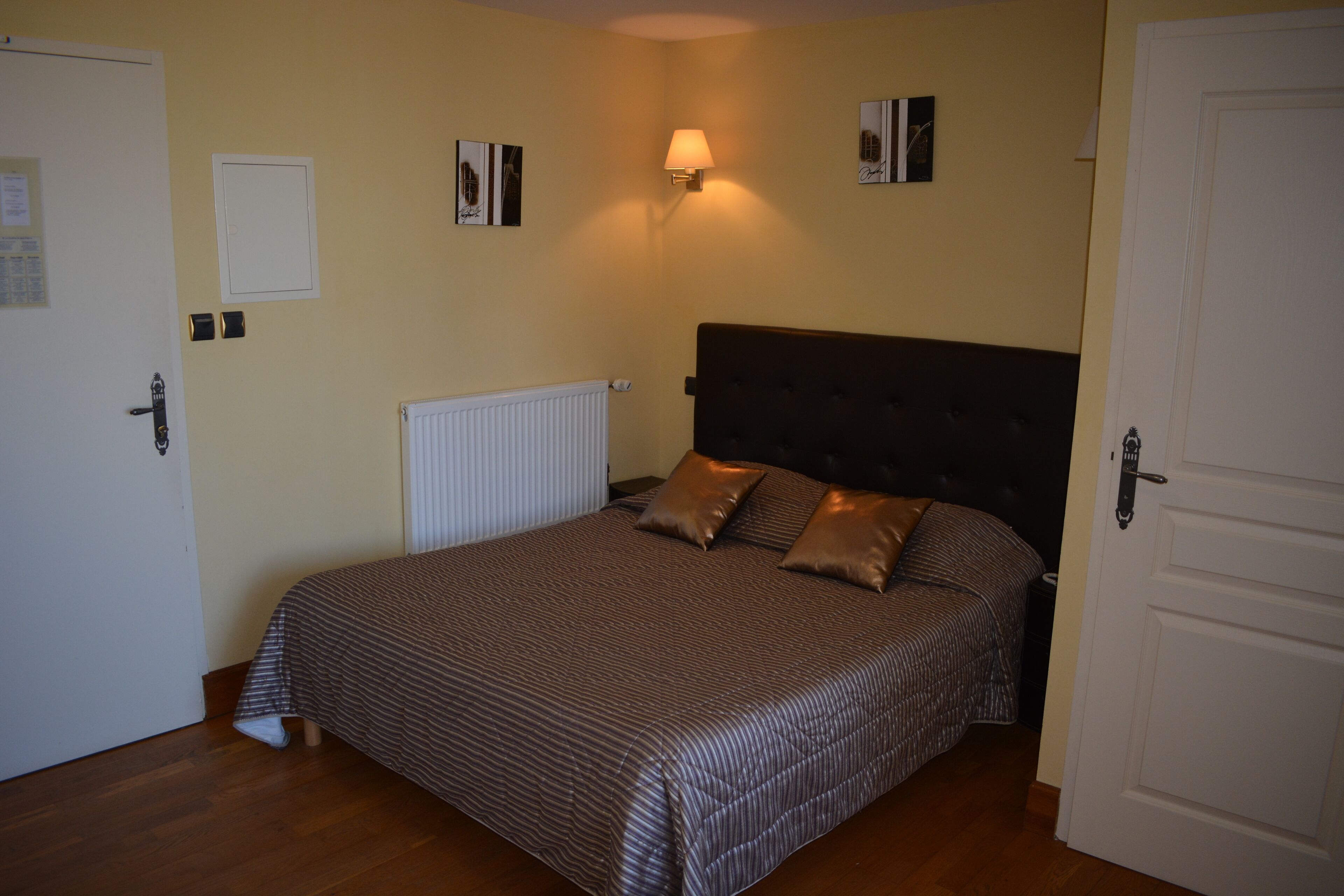 superior double room | desk, soundproofing, free wifi, bed sheets