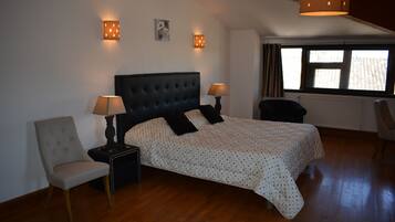 Dobbeltrom – superior | Skrivebord, lydisolert, wi-fi (inkludert) og sengetøy