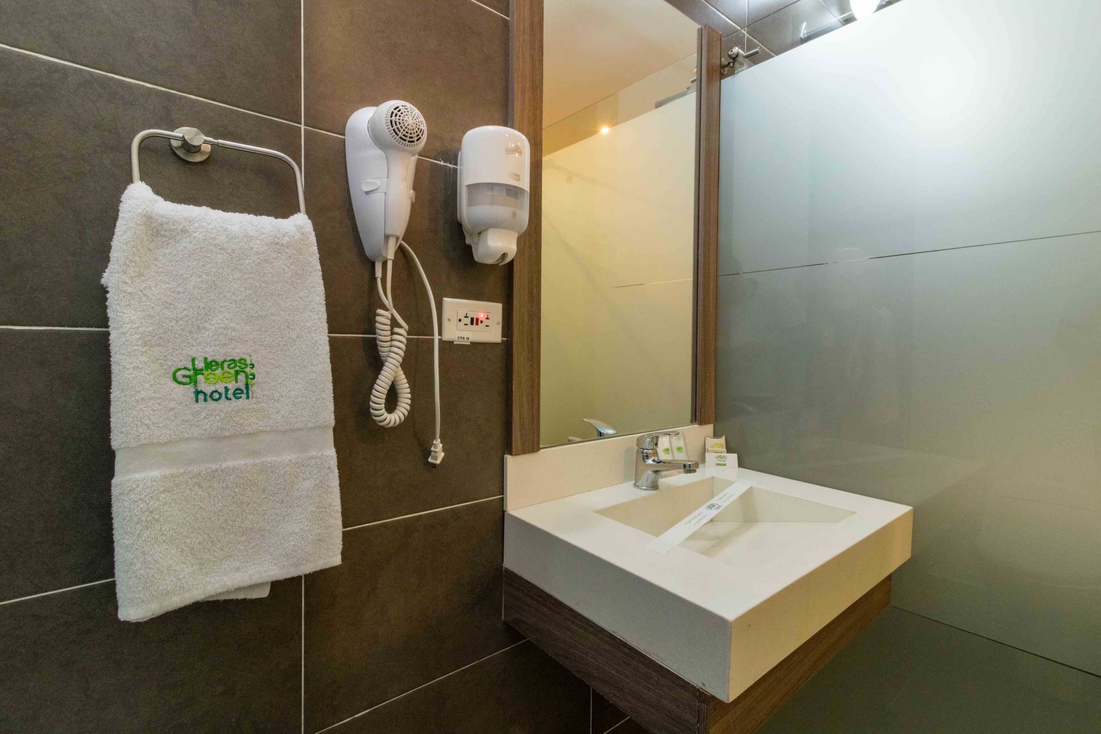 Photo - Lleras Green Hotel