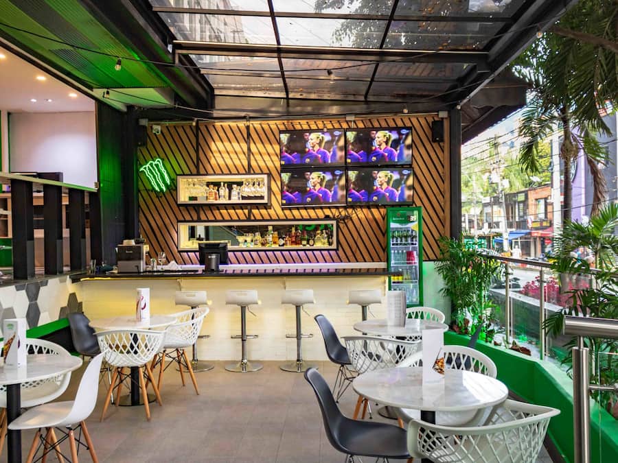 Bar (en el alojamiento)