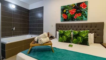 Superior Suite, 1 King Bed | Private spa tub