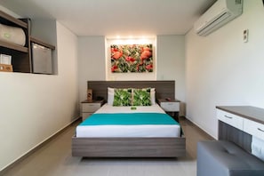 Junior Suite | Premium bedding, Tempur-Pedic beds, minibar, in-room safe - Lleras Green Hotel (Medellín)