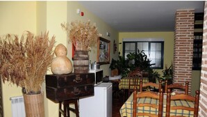 Dining - Hostal Rural El Manantial De Gredos (El Arenal)