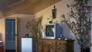 Living area - Hostal Rural El Manantial De Gredos (El Arenal)
