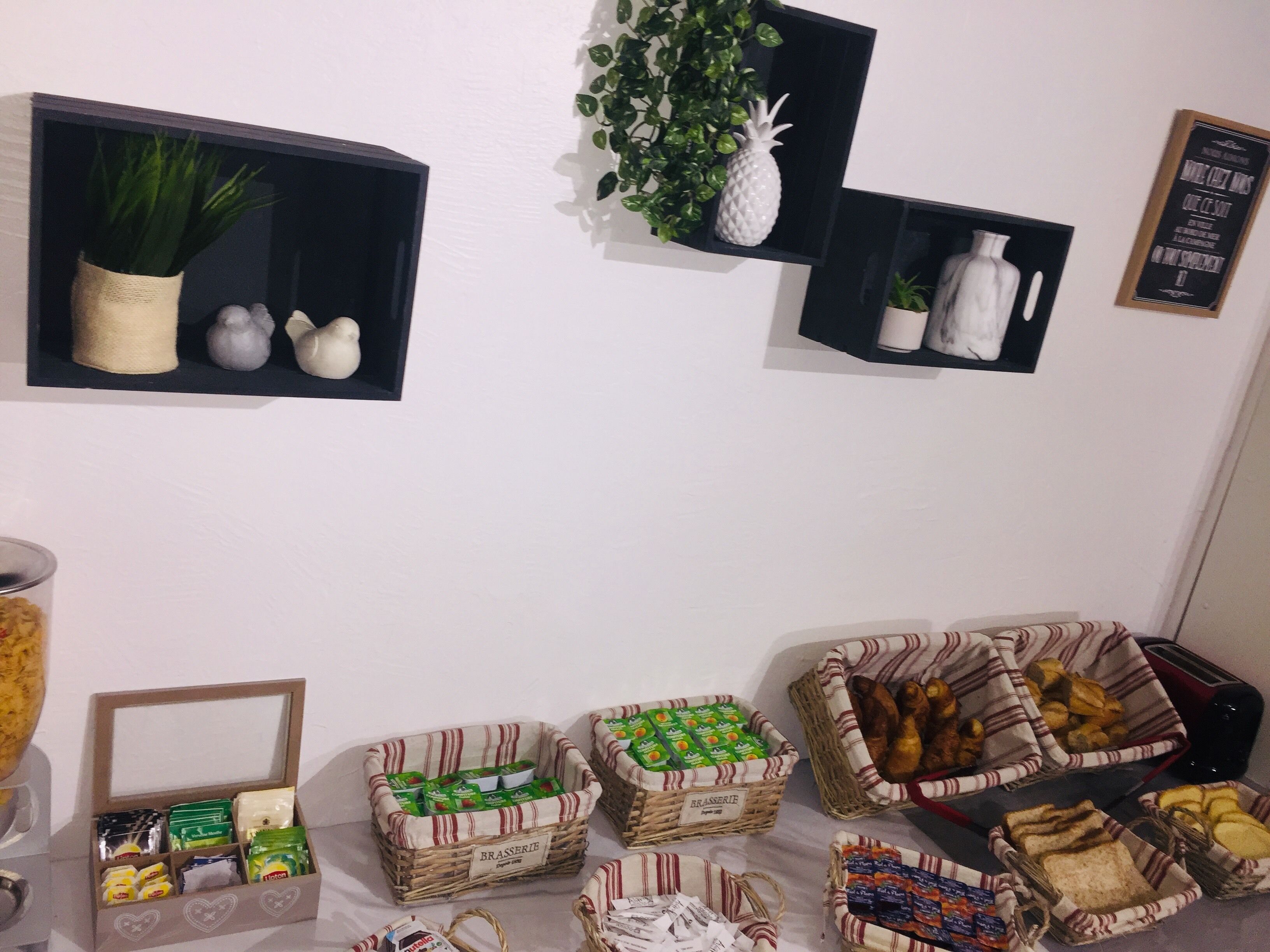 Desayuno buffet (EUR 8.0 por persona) 