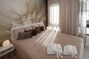 1 bedroom, premium bedding, minibar, in-room safe