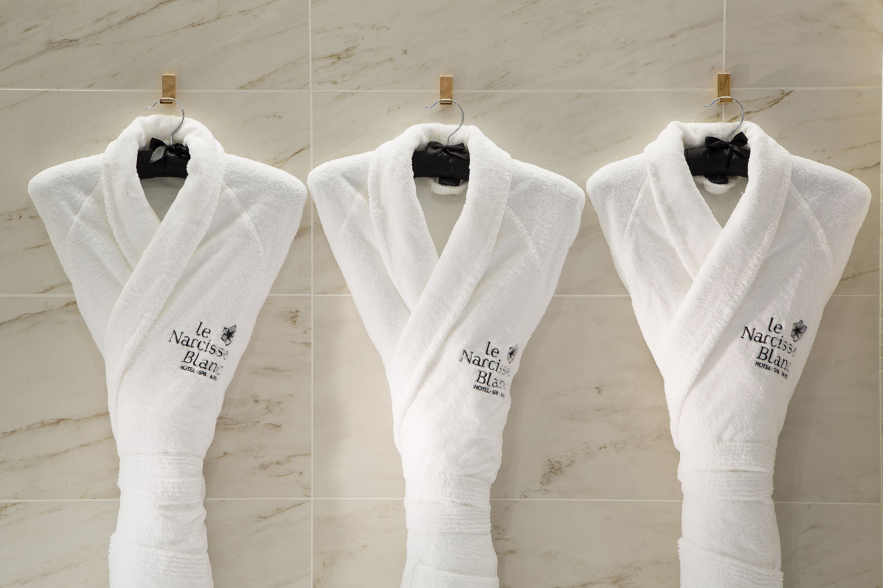 body treatments, deep-tissue massages, swedish massages, body wraps