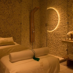 Couples treatment room(s), sauna, steam room, Turkish bath/hammam
