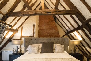 Soundproofing, iron/ironing board, free WiFi, bed sheets - The Kings Head Bawburgh (Norwich)