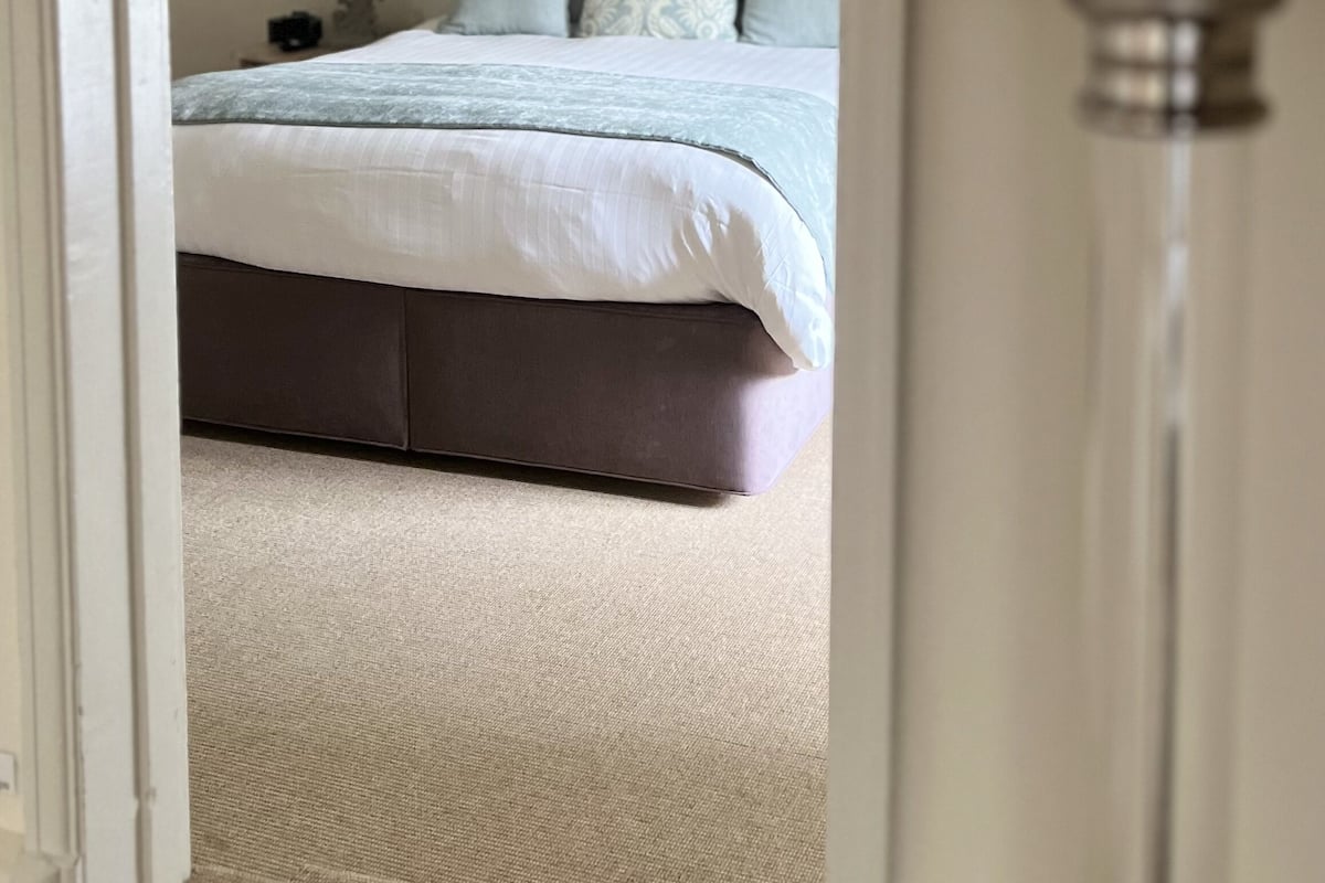 Deluxe King Suite | 1 bedroom, soundproofing, iron/ironing board, free WiFi