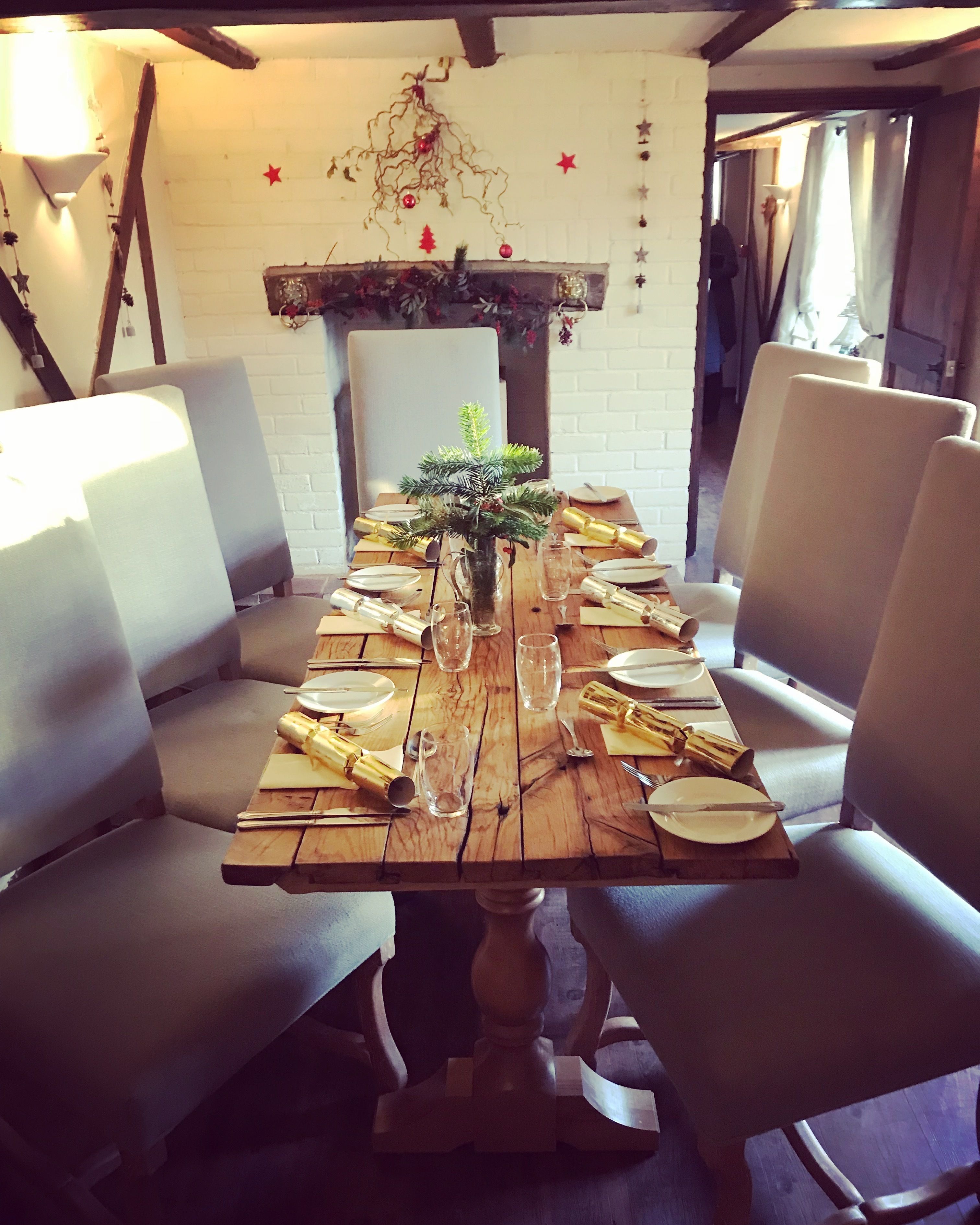 Breakfast, lunch, dinner served; British cuisine 