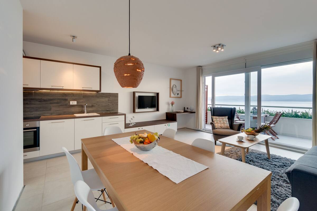 family apartment, balcony, sea view (8) | in-room dining