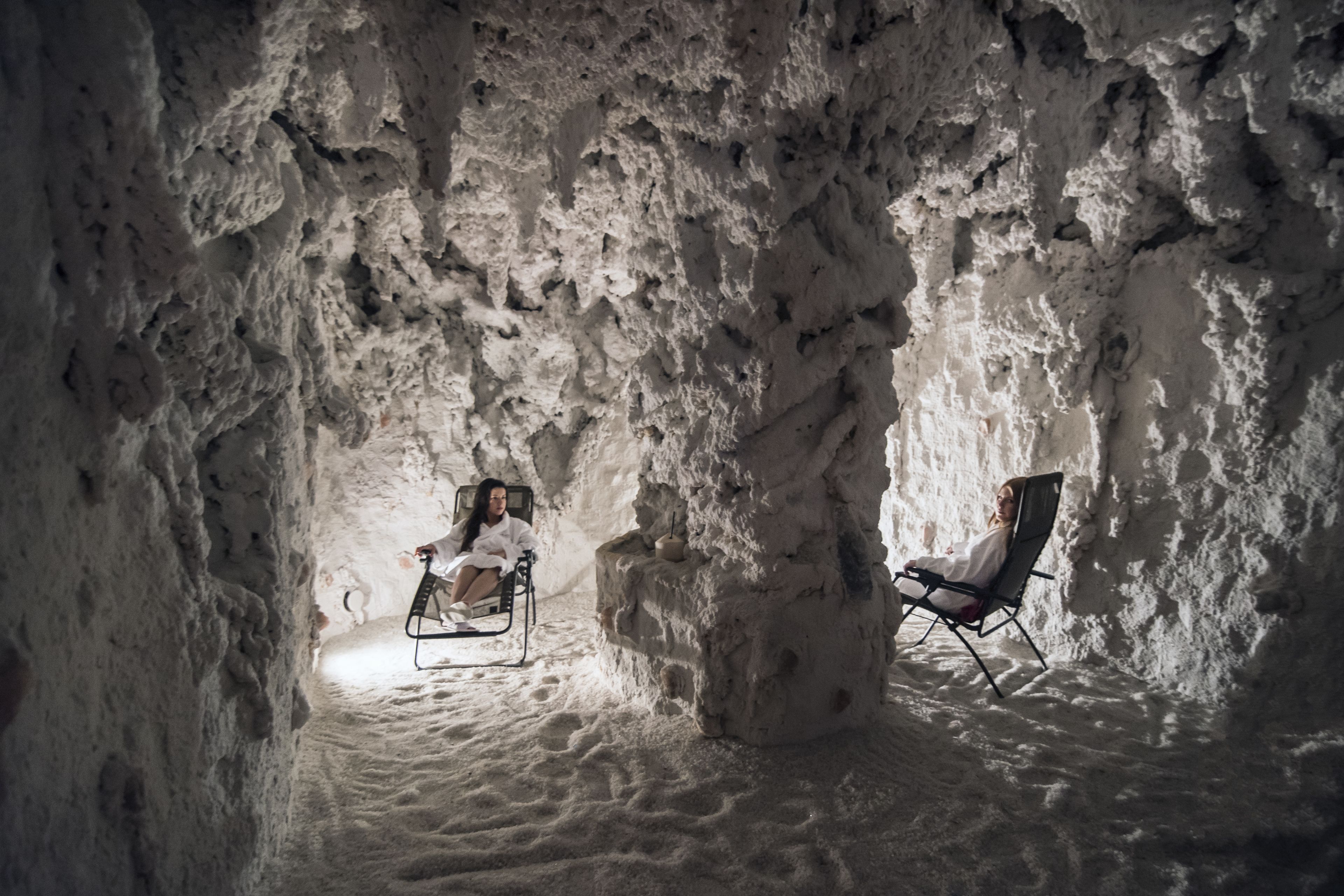 body treatments, hydrotherapy, aromatherapy, hot stone massages