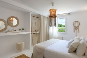 Villa, 6 Bedrooms, Private Pool, Beachfront (Agia Thalassa) | 6 bedrooms, premium bedding, in-room safe, individually decorated - Amalgam Homes Paros Beachfront Villa (Paros)