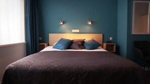 Comfort Triple Room | In-room safe, desk, laptop workspace, blackout curtains - Hotel Oepkes (West-Terschelling)
