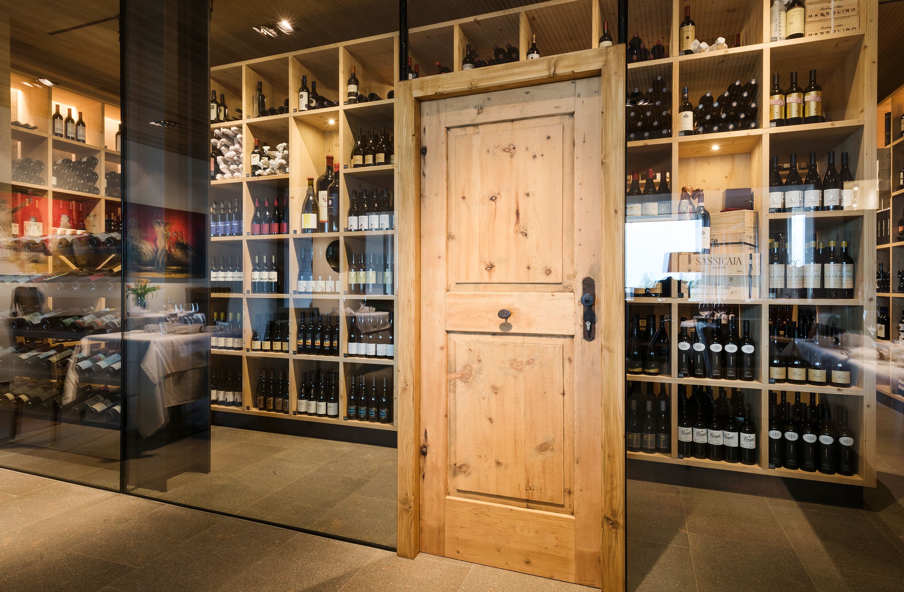 breakfast, lunch, dinner served; local cuisine, al fresco dining