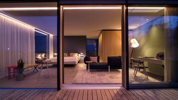 Panoramic Penthouse, Hot Tub, Mountain View | Minibar, in-room safe, individually decorated, individually furnished