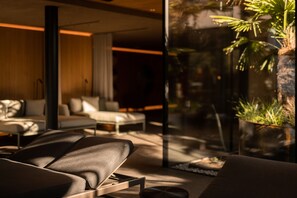 Soins corporels, enveloppements corporels, gommages corporels