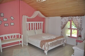 Individually decorated, individually furnished, desk, laptop workspace - Bellerofon Hotel (Kemer)