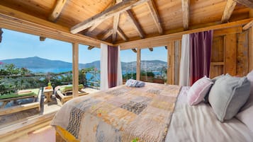 Exclusive-Zimmer, 1 Doppelbett, Whirlpool | 1 Schlafzimmer, hochwertige Bettwaren, Minibar, Zimmersafe