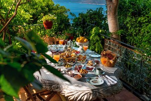 Desayuno buffet incluido todos los días 