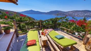 Exclusive Room, 1 Double Bed, Jetted Tub | Balcony view