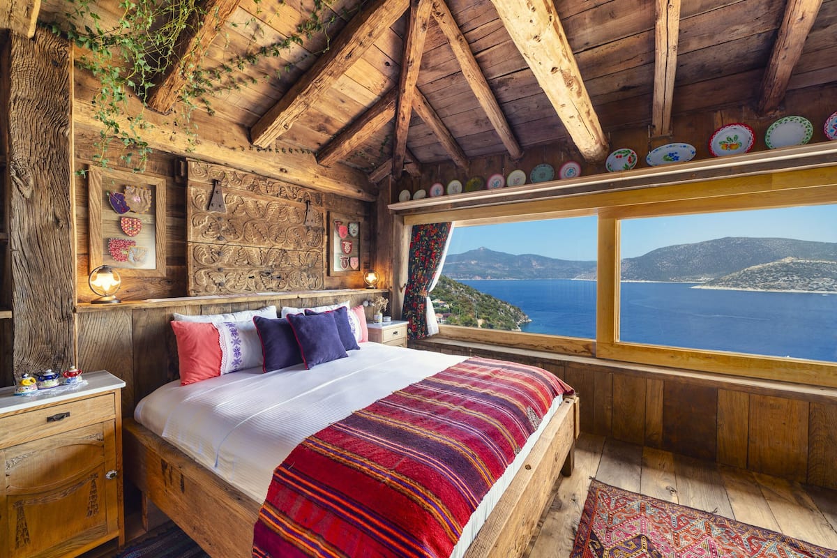 Premium Double Room, Jetted Tub, Sea View | Premium bedding, minibar, in-room safe, desk