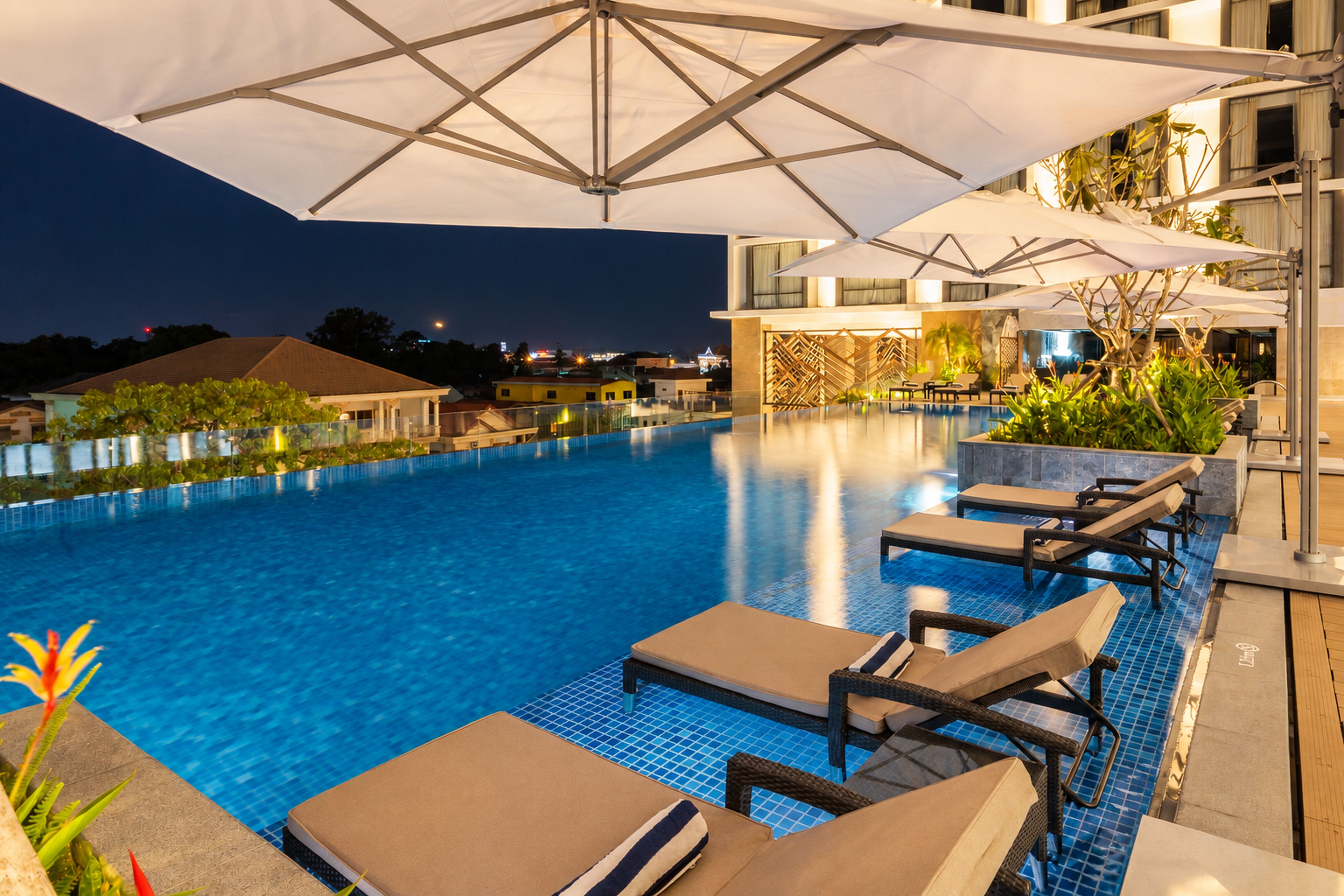 Infinity pool