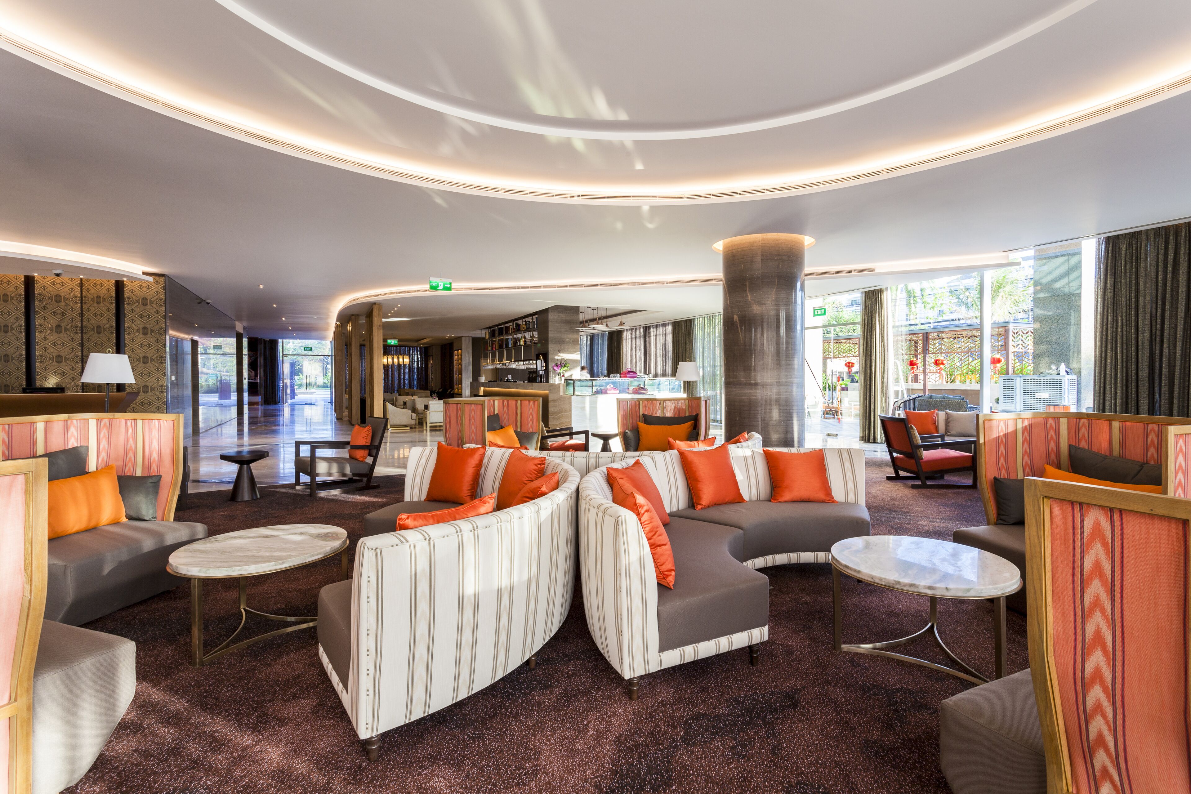 Serves lunch, dinner, and happy hour