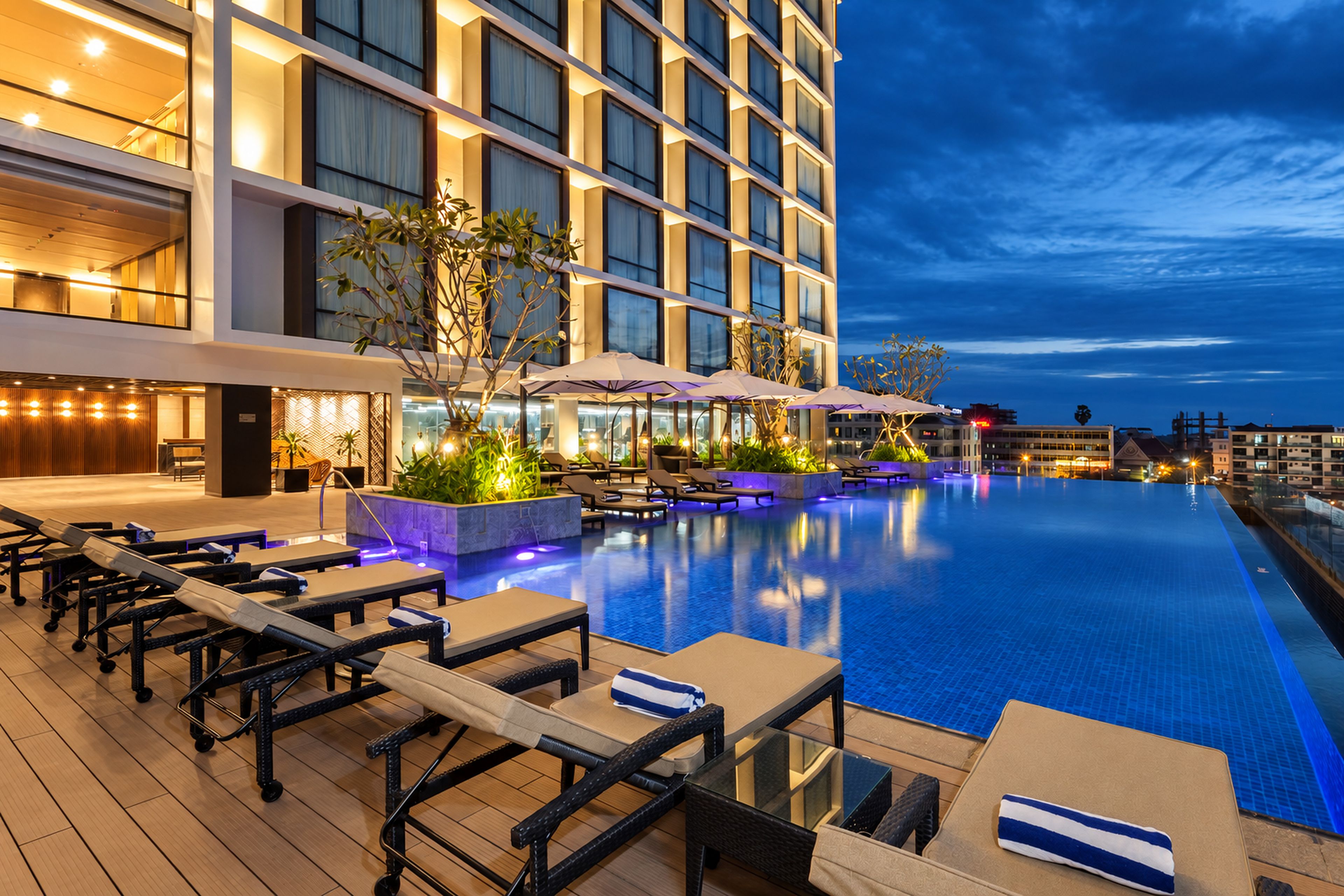 Infinity pool