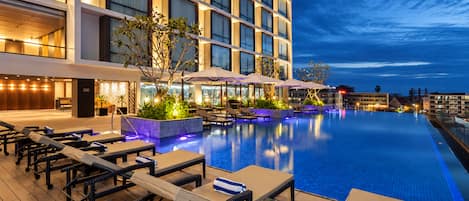 Infinity pool