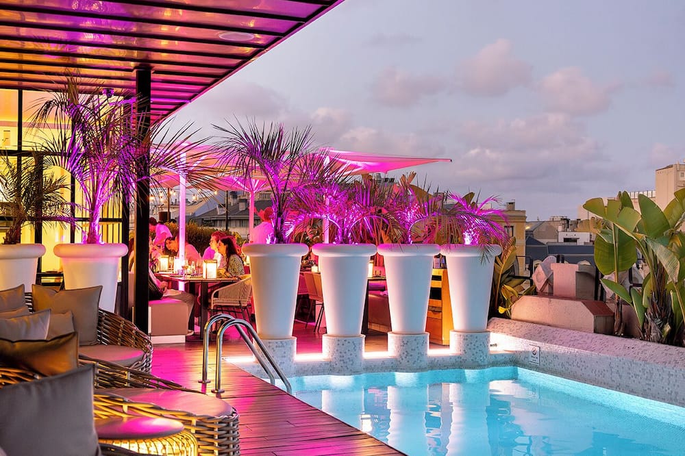 Monument Hotel