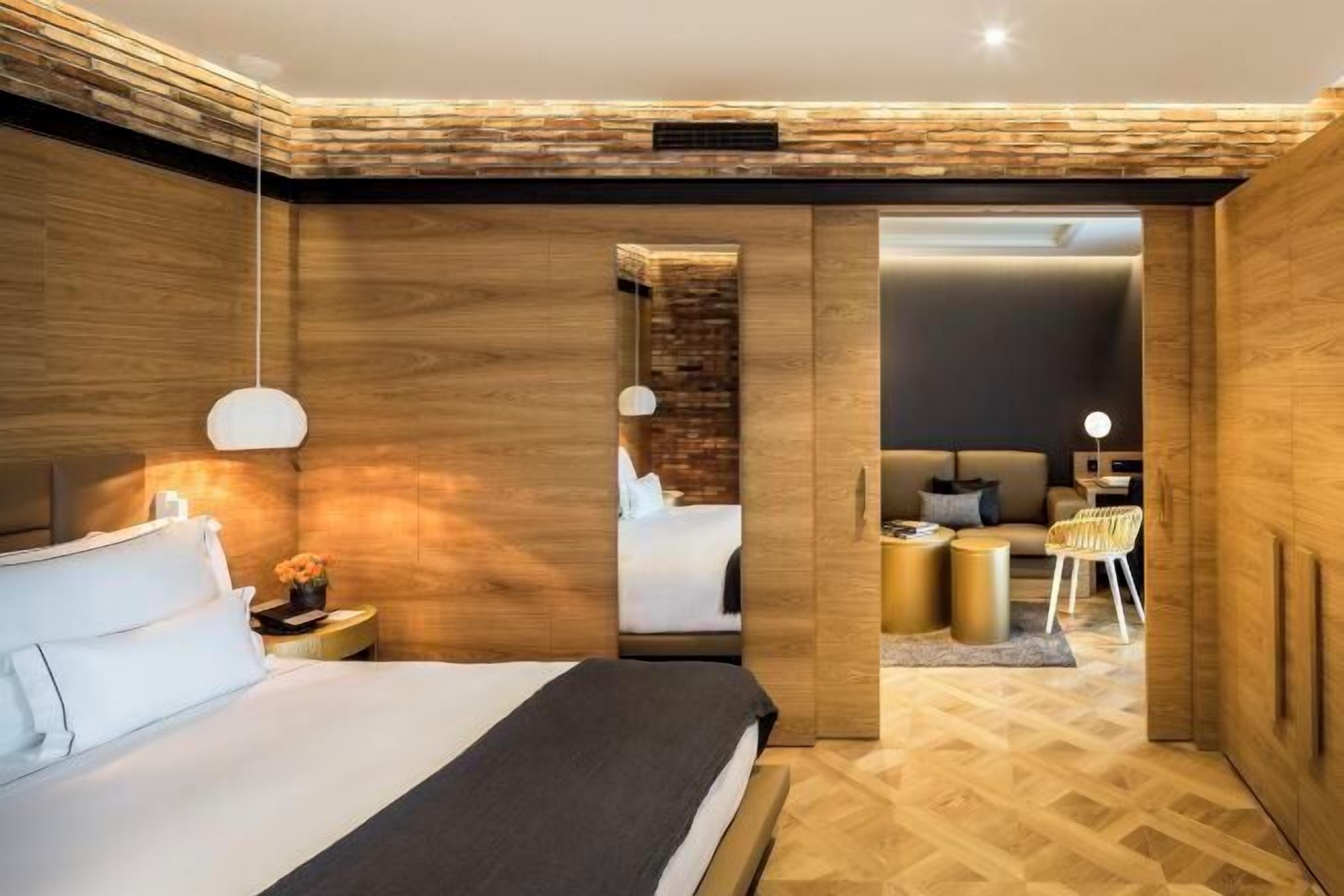 1 bedroom, premium bedding, minibar, in-room safe