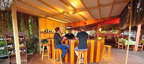 Bar (en el alojamiento)
