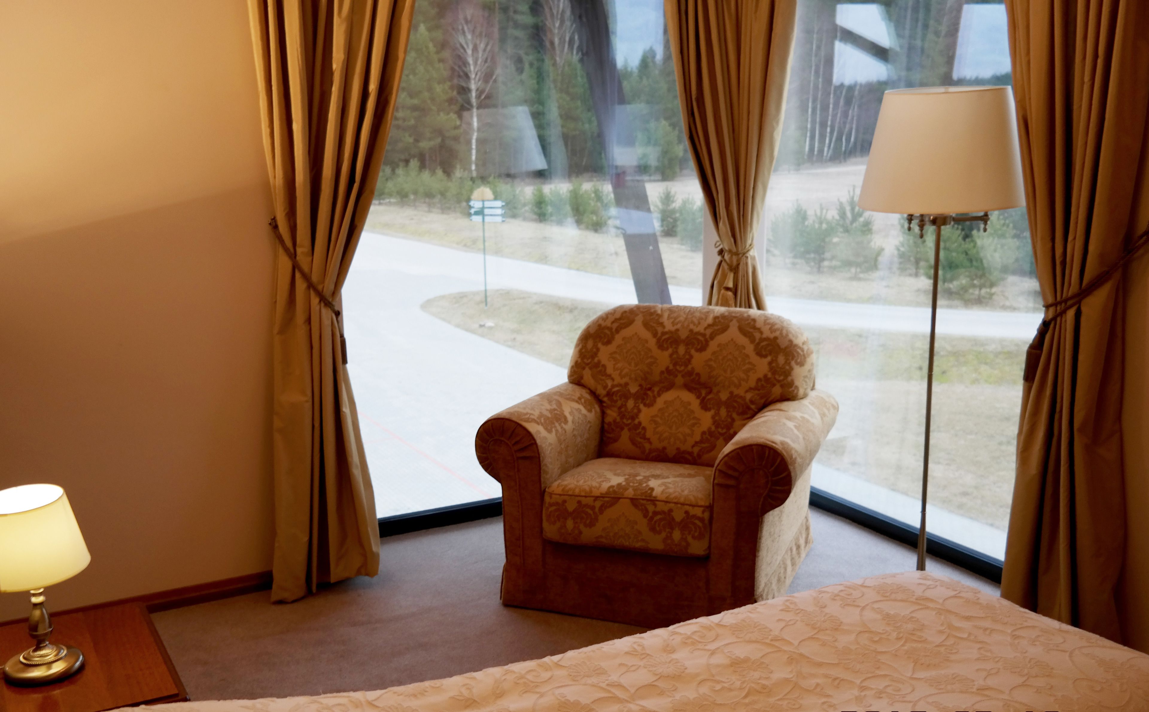 in-room safe, desk, laptop workspace, soundproofing