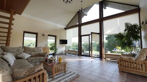 客厅 | 平板电视