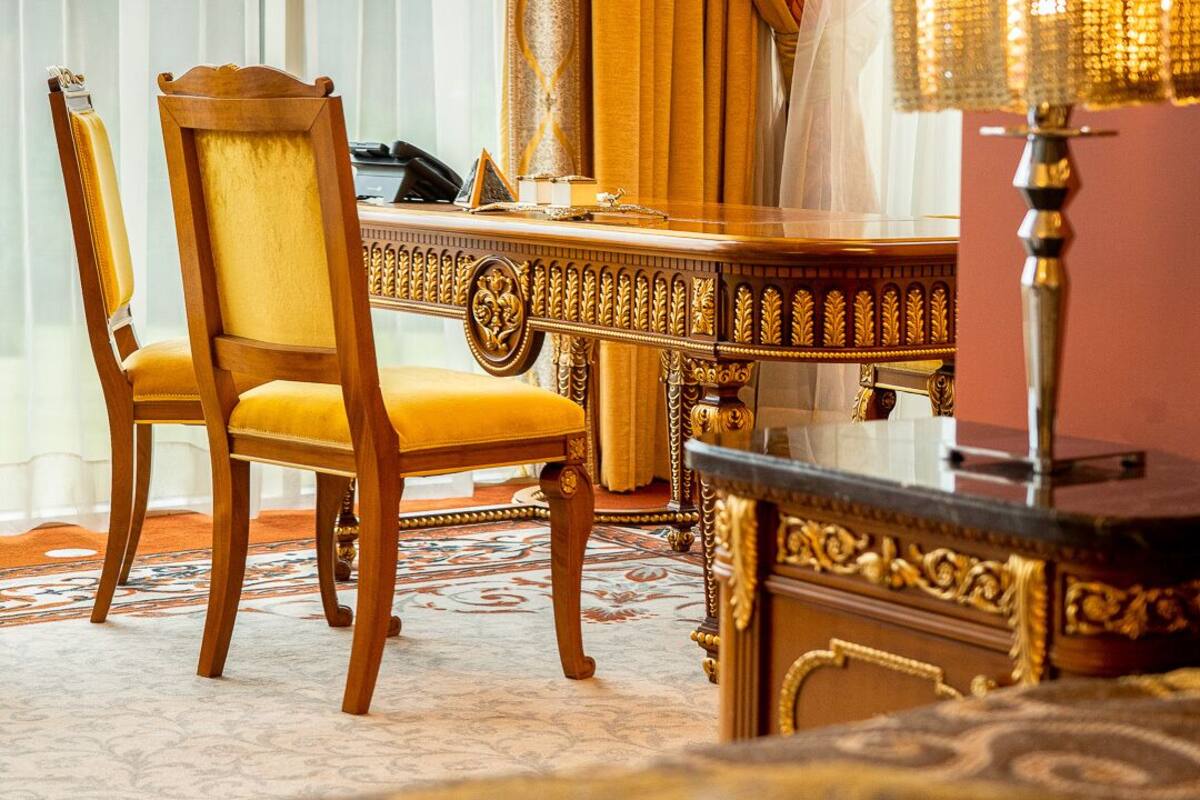 presidential suite, 1 bedroom, jetted tub, park view | living area | flat-screen tv