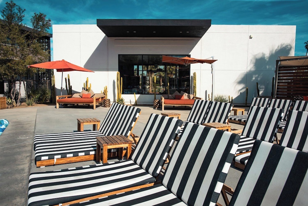 V Palm Springs by null