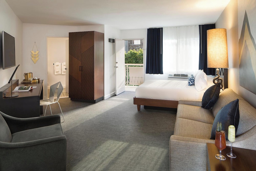 V Palm Springs by null